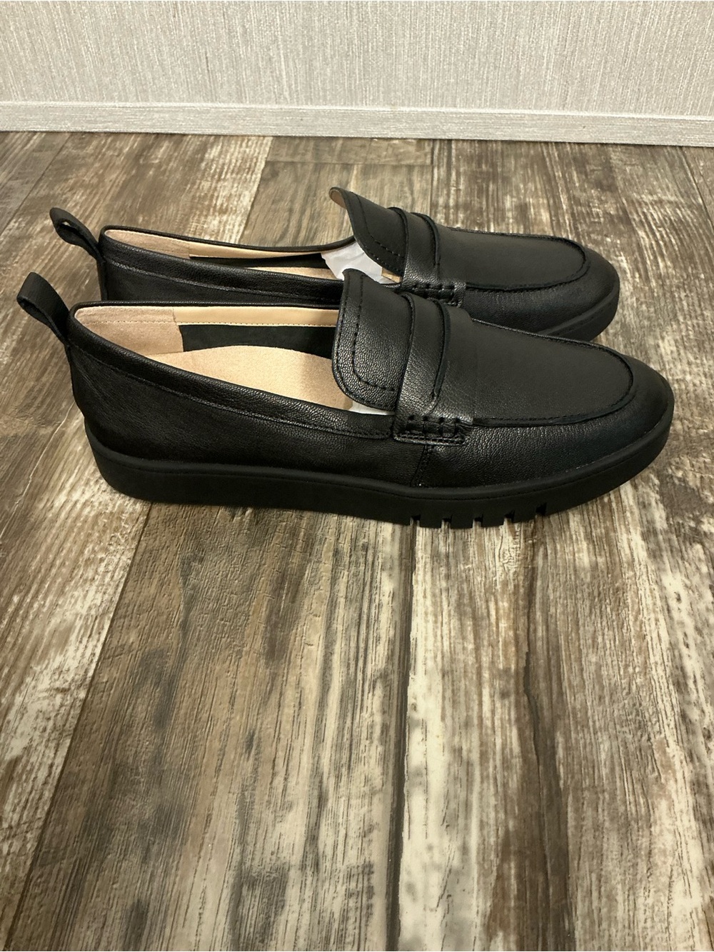 Vionic Black Leather Slip-On Loafer Size 10 - Picture 8 of 16